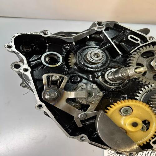 moteur boite vitesse e306e  5EK-15100-01  yamaha tw 125 2002 2004