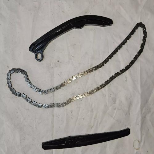 PATINS GLISSIERES + CHAINE DISTRIBUTION DERBI MULHACEN 125 2011