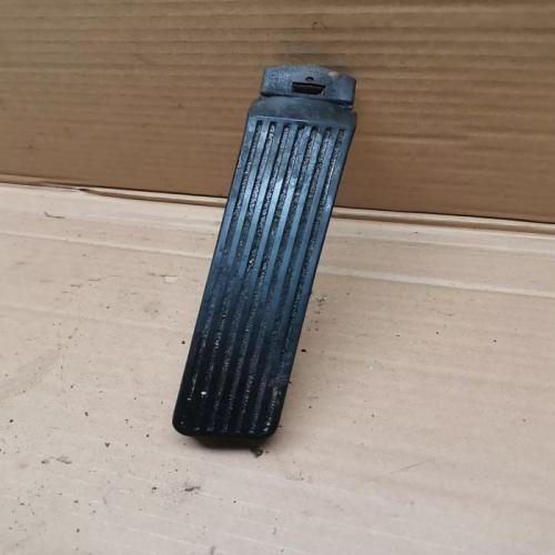 PEDALE ACCELERATEUR CAOUTCHOUC Mercedes W114 W115 1153010382