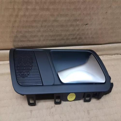 POIGNEE DE PORTE INTERIEUR ARRIERE DROIT VW PASSAT 3C B6 REF 3C4839114Q
