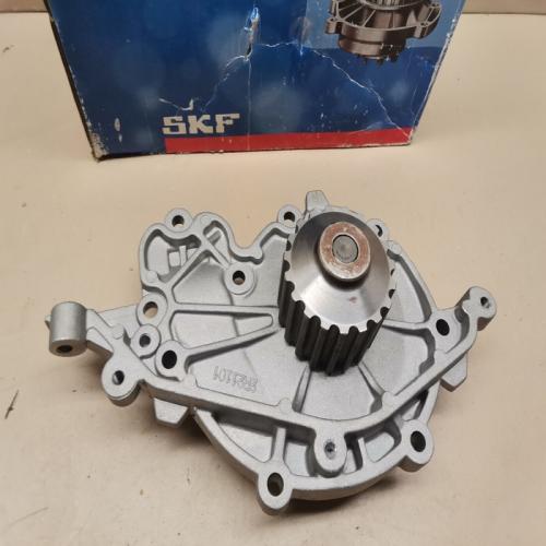 Pompe à eau RENAULT LAGUNA 1 ESPACE 3 SAFRANE 2.2 DT D SKF VKPC 86633