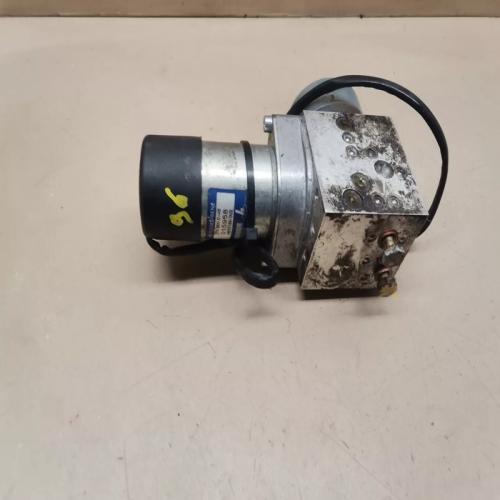 pompe hydraulique coffre Mercedes C215 CL500 ref A2158000148 hb70186-002