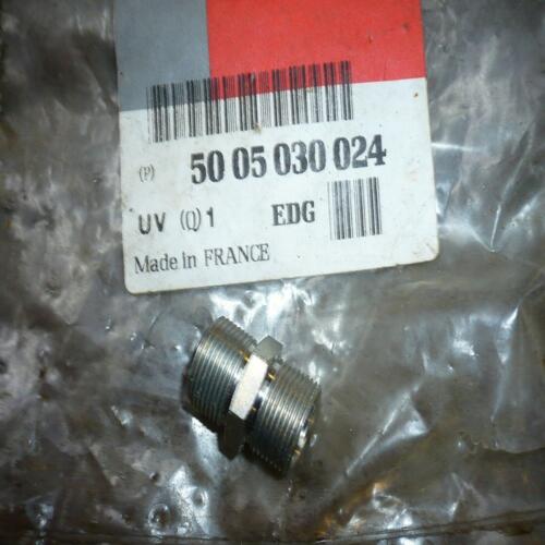 raccord essence et hydraulique  renault truc 50 05 030 024