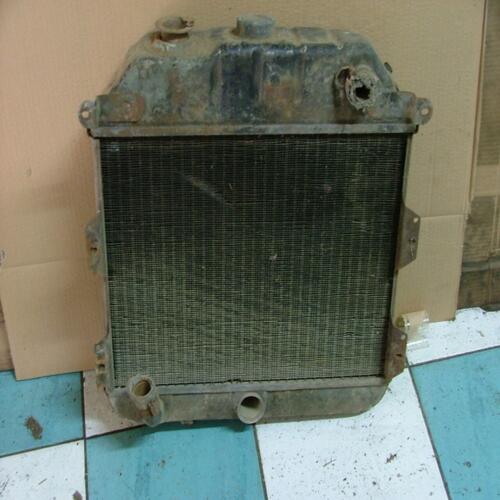 RADIATEUR VOITURE ANCIENNE COVENTRY RADIATOR A RESTAURER OU POUR DECO