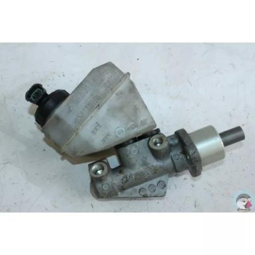 RENAULT CLIO 2 PHASE 2 1.5 DCI 7700417649 n°30 Maître-cylindre de frein d'occas