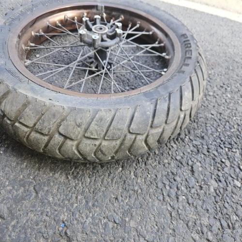 ROUE AVANT DERBI MULHACEN 125 2011