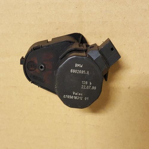 servomoteur Chauffage  BMW e39 serie 5 ref  69026959 0765018312 01