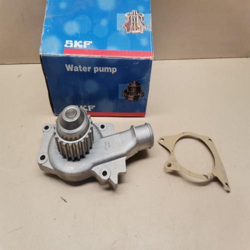 SKF Pompe à eau VKPC 84208 FORD ESCORT FIESTA 1.4 1.6 1.6 16V SIERRA 1.6