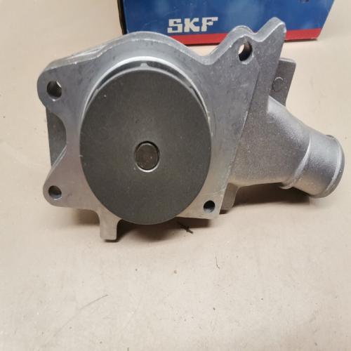 SKF Pompe à eau VKPC 84208 FORD ESCORT FIESTA 1.4 1.6 1.6 16V SIERRA 1.6