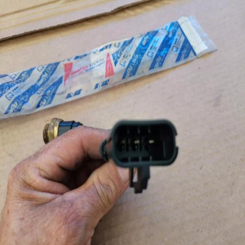 SONDE DE RADIATEUR LANCIA THEMA FIAT CROMA