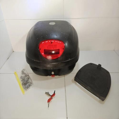 TOP CASE GIVI POINT E33 33L + FIXATIONS VIS PLATINE