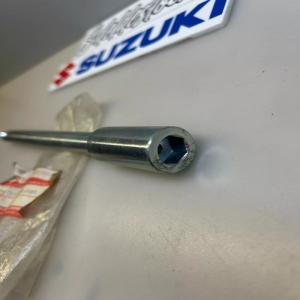 1 axe roue avant suzuki 54711-45c00 gsf 400 bandit vx 800 tu 250 x 54711-45c01