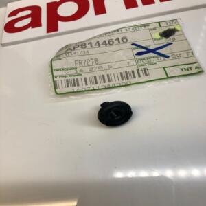 1 base  rivet moto guzzi aprilia ap8144616 rs rs4 rsv rsv4 audace mgx tuono