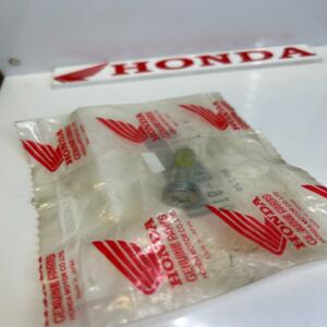 1 boulon 8mm honda 90100-mn8-910 rvf 750 400 cbr 900 1000 600 cb 1000 1300 vfr