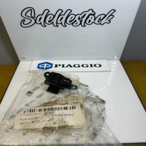 1 bouton clignotant vespa 1d001824 gts 125 150 4t e4 300 ie