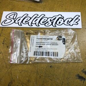 1 douille entretoise ktm 78003023070 125 1290 200 250 300 350 400 450 500 690