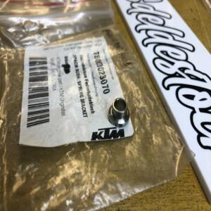 1 douille entretoise ktm 78003023070 125 1290 200 250 300 350 400 450 500 690