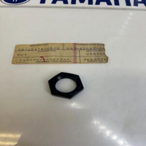 1 écrou 30d yamaha 663-82557-00 YF 60 S 1986 MOTO-4 YT 60 N L TRI-ZINGER 84 85