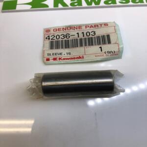 1 entretoise bras oscillant 15.1X20X42.5 kawasaki 42036-1103 klr 250 600