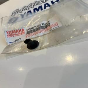 1 entretoise réservoir maitre cylindre yamaha 90387-068r2 SZR 660 tzr 125 r 1992