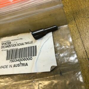 1 entretoise ressort axe selecteur ktm 75034006000 690 duke enduro smc supermoto