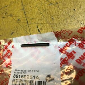 1 goupille élastique capot selle ducati 86150251a diavel monster super sport