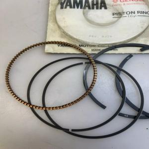 1 jeu segment 2e O/s yamaha 55v-11610-20 xt 350 88