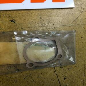 1 joint pompe a eau  ktm 54535003000