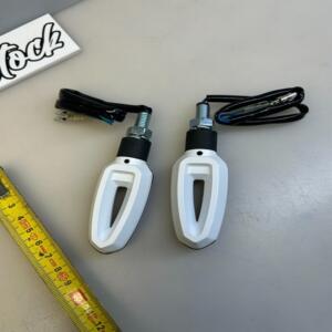 1 paire clignotant led  chaft ultimate  in558  falcon blanc / fumé homologuée