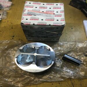 1 piston + axe sans segment et circlips ducati 12220671a superbike 996 rs 2000