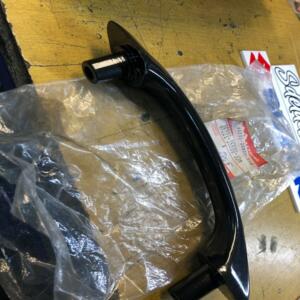 1 poignée passager gauche suzuki 46221-26e00-35w gsf 600 1200 bandit