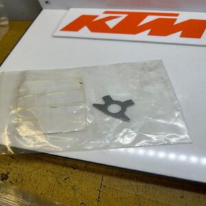 1 rondelle a languette 08 ktm 78030068000 400 450 530