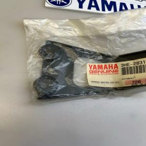 1 support carénage 1 yamaha 3he-2831u-00 fzr 600 1989 1999 fzr 500
