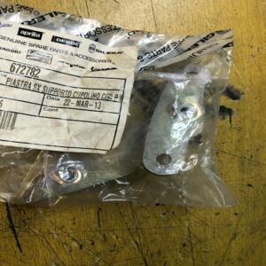 1 support pare brise gauche piaggio 672782 MP3 125 YOURBAN ERL MP3 300 erl lt