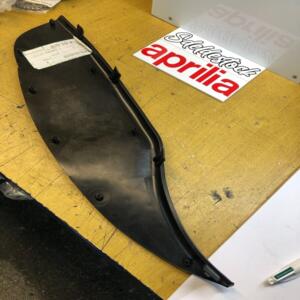 1 tapis marche pied gauche aprilia ap8184086 scarabeo 250 300 400 492 500