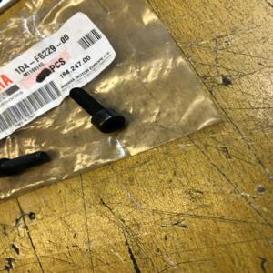 2 x vis couvercle guidon yamaha 1d4-f6229-00 dt 50 r x-limit r-sm xt 125 r x