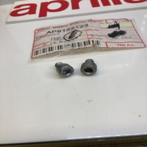 2x vis m6x8 aprilia ap8152123 etv 1000 rsv 1000 sl 1000 falco rxv sxv 450 550