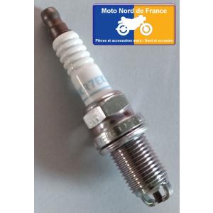 Lot de 2 bougies d'allumage NGK type BKR7EKC