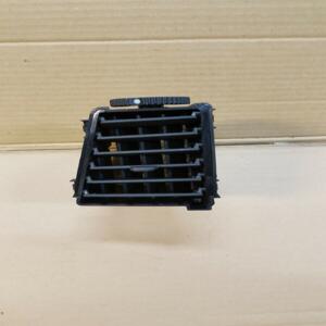 Aerateur grille aeration avant droit tableau de bord   SSANGYONG RODIUS 1