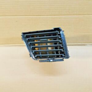 Aerateur grille aeration avant gauche  tableau de bord   SSANGYONG RODIUS 1