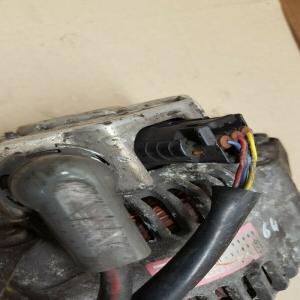 alternateur toyota YARIS 1.4 D4D 2001 a 2005 ref 27060-33040 010743