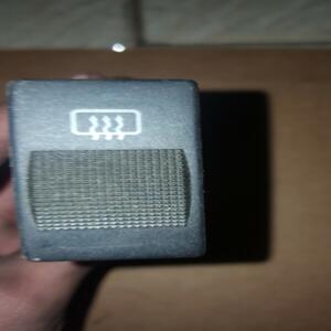 AUDI A4 INTERRUPTEUR BOUTON DEGIVRAGE LUNETTE ARRIERE ref  4D0941503B