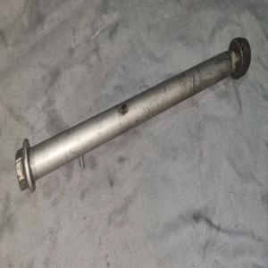axe de roue arriere HONDA DEAUVILLE 650 rc47 1998 2004