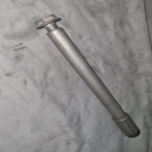 Axe de roue avant HONDA 650 DEAUVILLE 1998 - 2001
