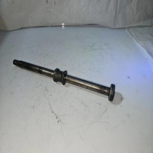 AXE ROUE ARRIÈRE + ENTRETOISE SUZUKI INTRUDER VS 750 1990