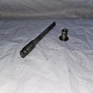 AXE ROUE AVANT SUZUKI GSX1100G GSXG 1991-1996 GV74A