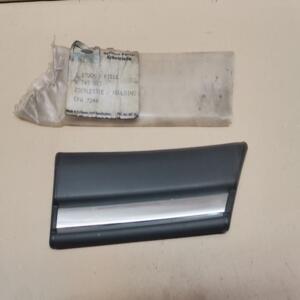 BAGUETTE MOULURE avant droite Ford Escort 91 a 95 6743883