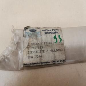 BAGUETTE MOULURE avant droite Ford Escort 91 a 95 6743883