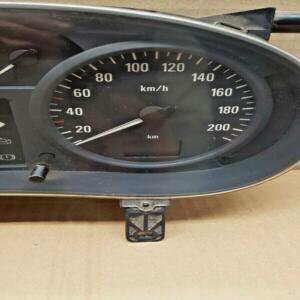 Bloc compte tours Compteur Vitesse renault Trafic 2 opel Vivaro ref 8200252450
