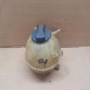 BOCAL VASE D'EXPANSION LIQUIDE DE REFROIDISSEMENT VW GOLF 4  BORA AUDI A3